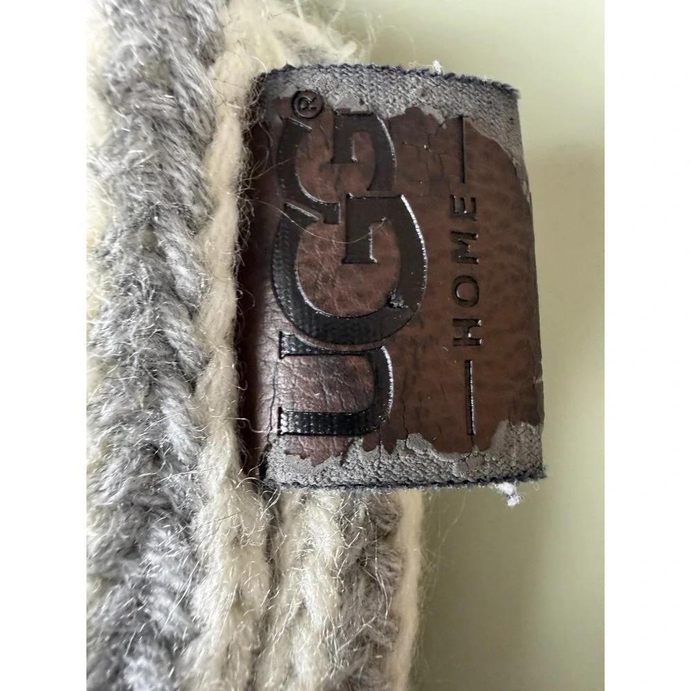 UGG Home Ribbed Knit Pillow Cover Neutral Gray Wool Blend‎ Decorative